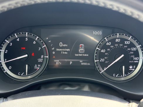 Used 2020 Toyota Highlander XLE FWD image 21