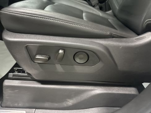 Used 2025 GMC Sierra 1500 SLT AWD/4WD image 15