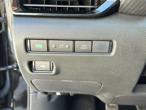 Certified 2022 Nissan Sentra SR w/ Trunk Package image 15