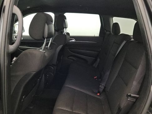 Used 2021 Jeep Grand Cherokee Laredo AWD/4WD image 18