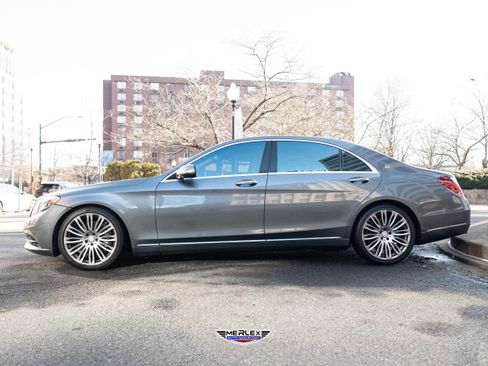 Used 2017 Mercedes-Benz S 550 550 w/ Premium Package image 4