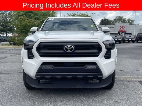 Used 2024 Toyota Tacoma SR5 AWD/4WD image 8