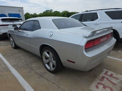 Used 2010 Dodge Challenger R/T RWD image 3
