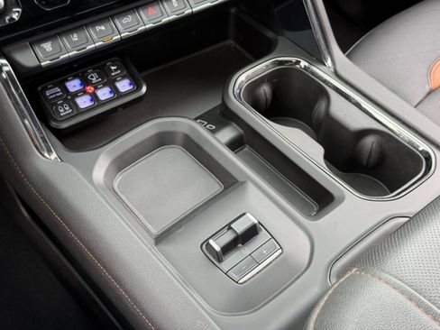 Used 2024 GMC Sierra 2500 AT4 w/ AT4 Premium Plus Package image 32