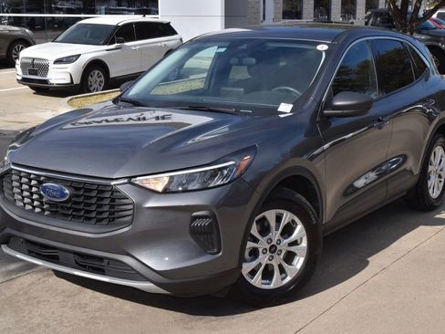 Used 2023 Ford Escape Active image 39