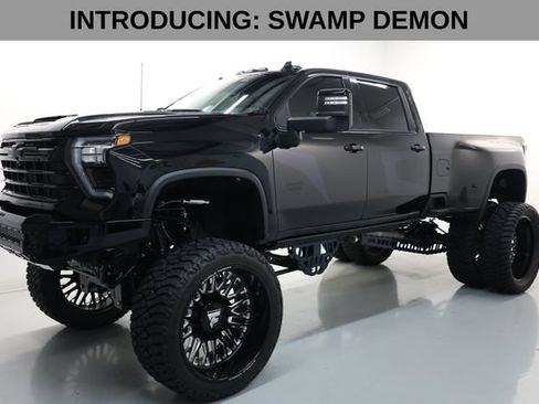 Used 2024 Chevrolet Silverado 3500 LTZ w/ LTZ Plus Package AWD/4WD image 2