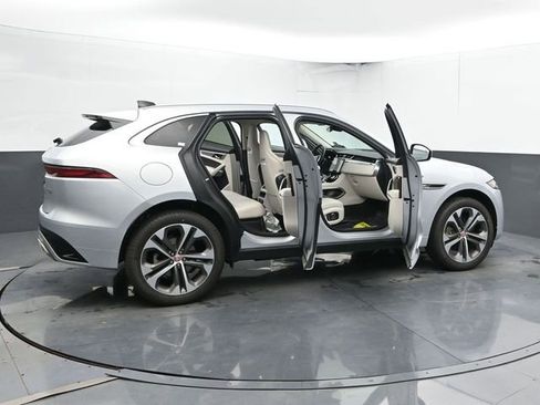 Used 2023 Jaguar F-PACE R-Dynamic S AWD/4WD image 53