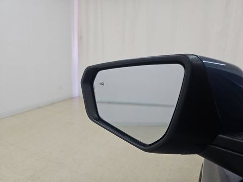 Used 2024 Chevrolet Equinox LT w/ LPO, Floor Liner Package FWD image 14