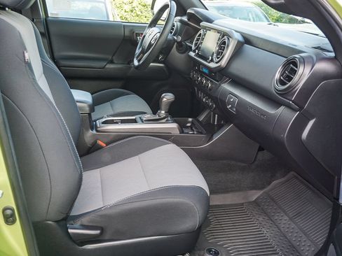 Used 2023 Toyota Tacoma TRD Sport AWD/4WD image 13