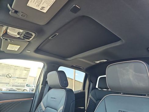 New 2026 GMC Canyon Denali image 15