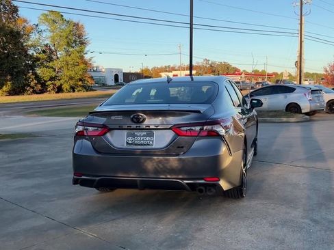 Used 2023 Toyota Camry SE image 6