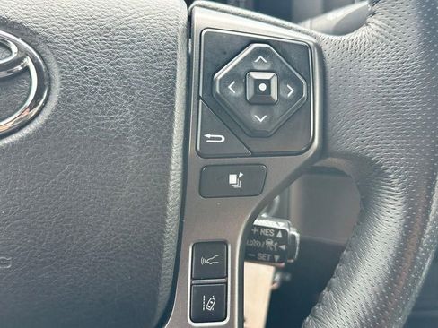 Used 2021 Toyota Tacoma TRD Off-Road image 18