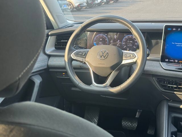 Certified 2025 Volkswagen Tiguan S FWD image 23