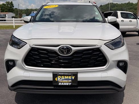 Used 2023 Toyota Highlander XLE AWD/4WD image 10