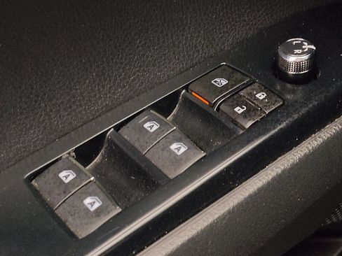 Used 2018 Toyota Camry XSE FWD image 27