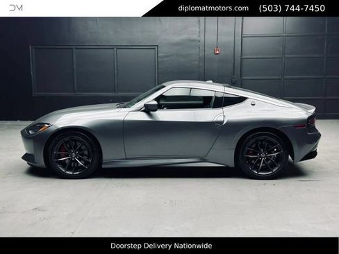 Used 2024 Nissan Z Performance w/ Floor Mat Package RWD image 4
