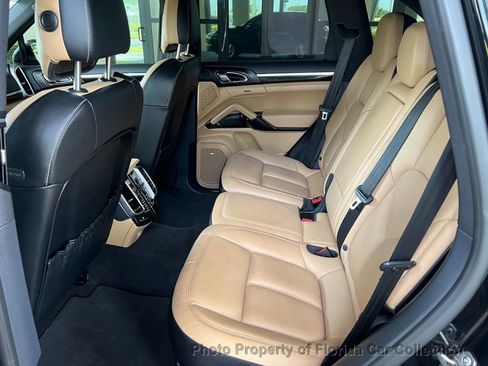 Used 2016 Porsche Cayenne image 39