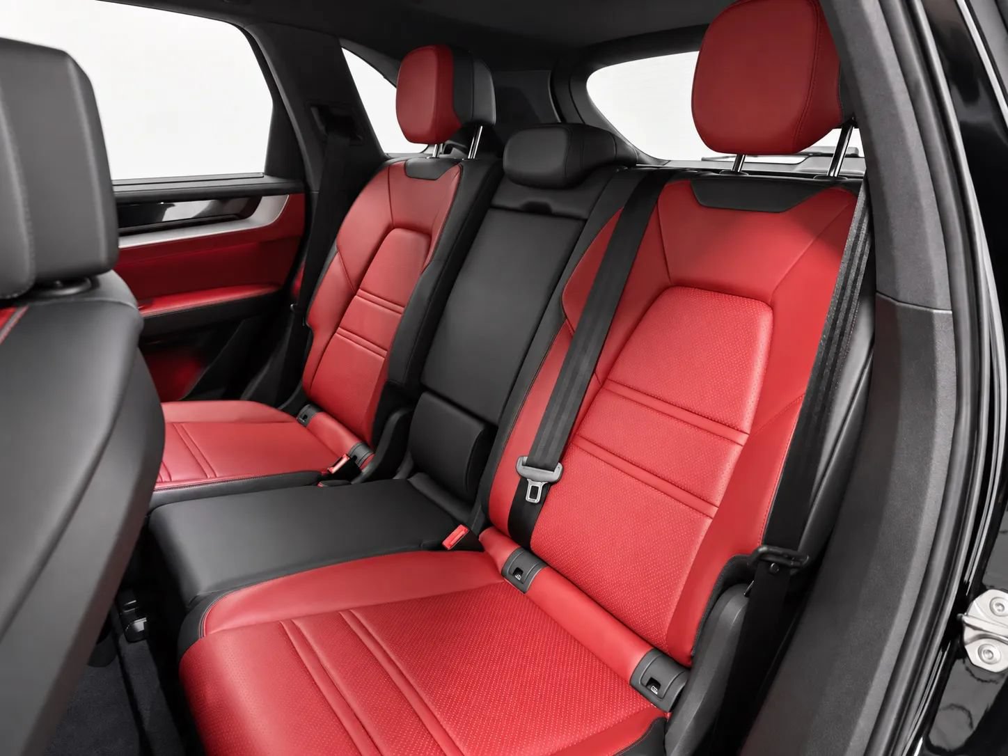 Used 2024 Porsche Cayenne S AWD/4WD image 16