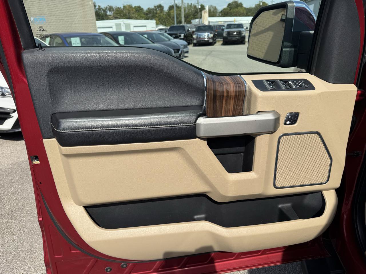 Used 2016 Ford F150 Lariat AWD/4WD image 34