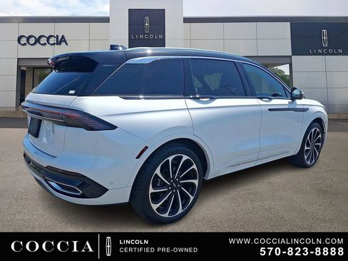 Certified 2024 Lincoln Nautilus Black Label AWD/4WD image 4