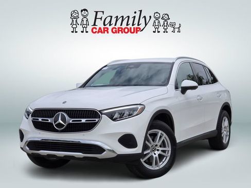 Used 2025 Mercedes-Benz GLC 300 image 1