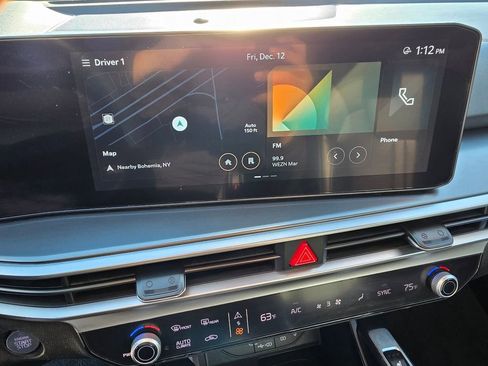 Used 2024 Kia Sorento S image 21