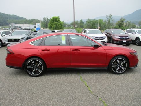 Certified 2024 Honda Accord Sport image 4