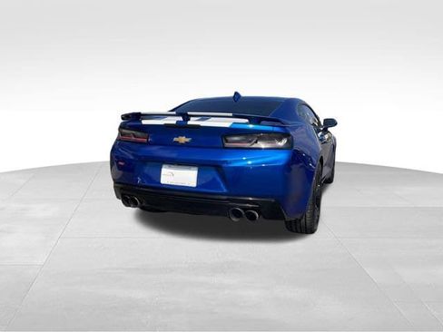 Used 2017 Chevrolet Camaro SS RWD image 5