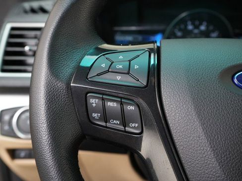 Used 2017 Ford Explorer XLT w/ Equipment Group 201A image 43