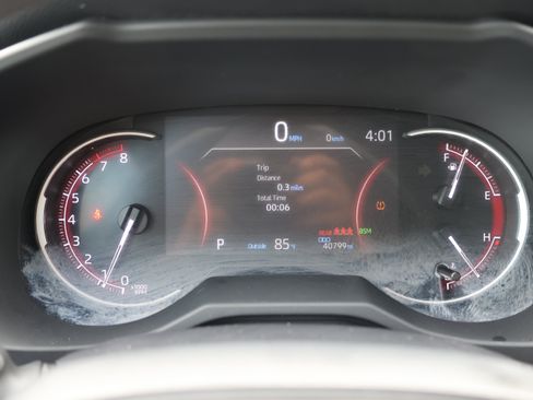 Certified 2025 Toyota RAV4 XLE FWD image 29