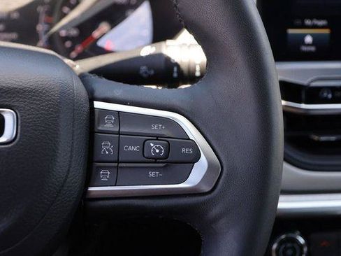 Used 2025 Jeep Compass Limited AWD/4WD image 12