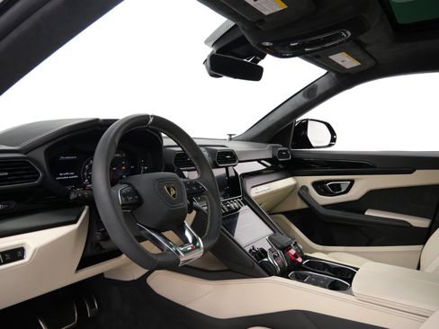 Used 2022 Lamborghini Urus AWD/4WD image 41