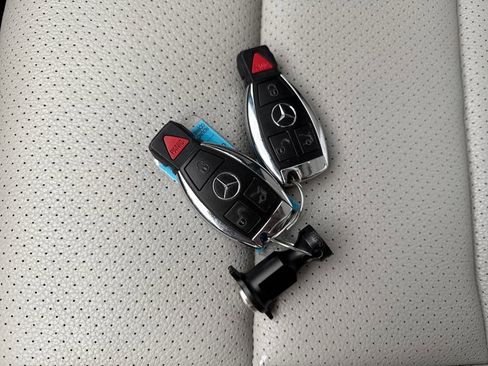 Used 2013 Mercedes-Benz C 300 4MATIC Sedan image 32