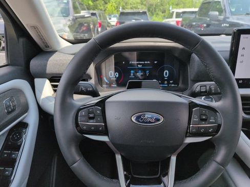 Certified 2026 Ford Explorer Platinum w/ LUX Leather Package AWD/4WD image 33