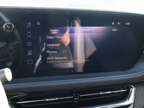 Used 2025 Buick Envista Sport Touring image 24