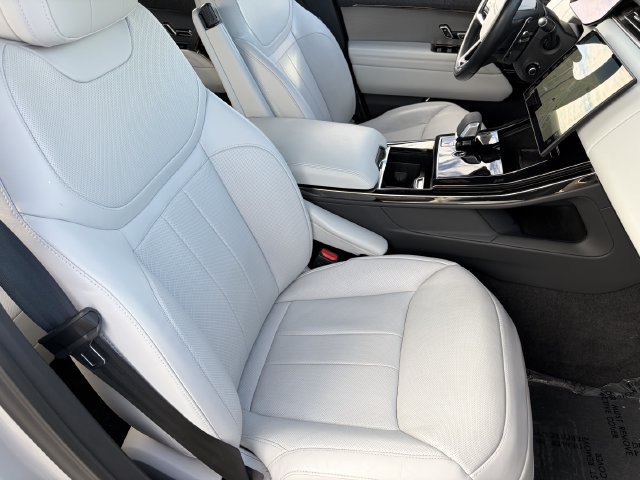 Used 2025 Land Rover Range Rover Sport SE AWD/4WD image 19