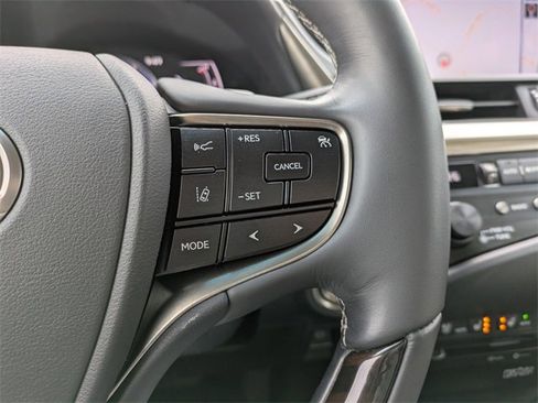 Used 2019 Lexus ES 350 Ultra Luxury image 27