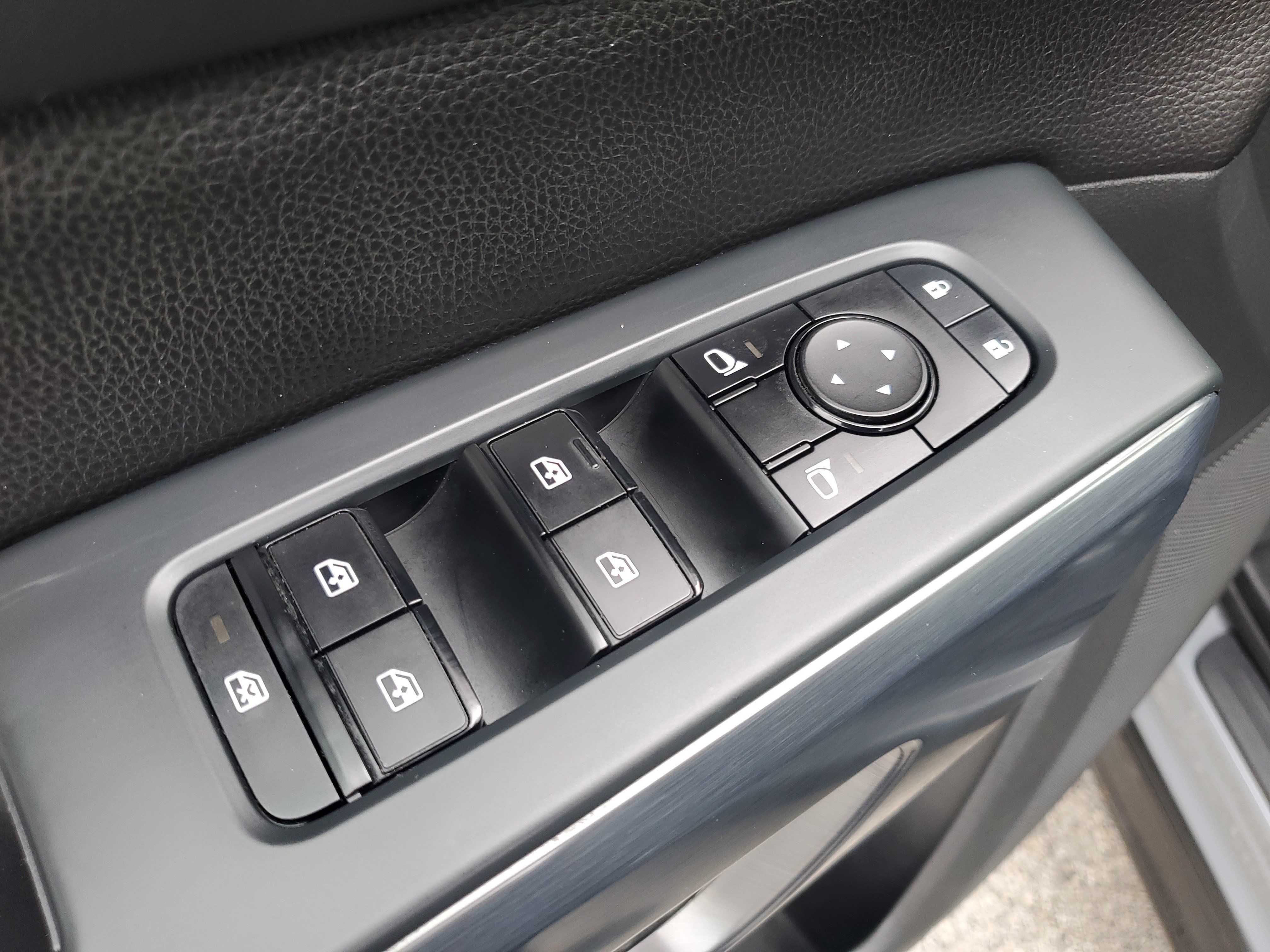 Used 2023 Nissan Pathfinder Rock Creek AWD/4WD image 28