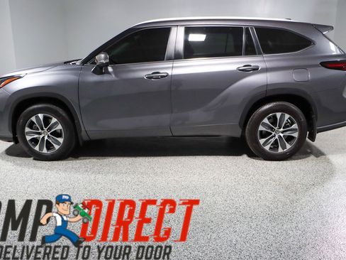 Used 2024 Toyota Highlander XLE image 10