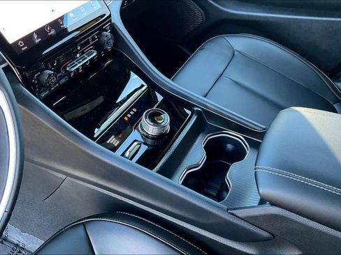 New 2024 Jeep Grand Cherokee Limited w/ Black Appearance Package image 9