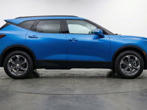 Used 2025 Chevrolet Blazer LT image 11