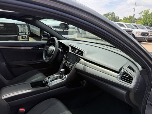 Used 2018 Honda Civic EX image 9