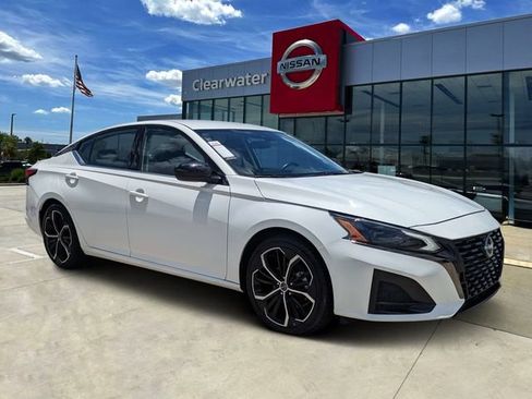 Used 2024 Nissan Altima 2.5 SR FWD image 1