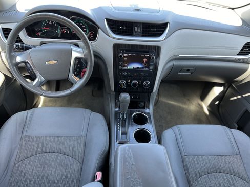 Used 2014 Chevrolet Traverse LT image 12