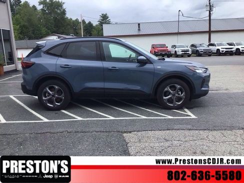 Used 2025 Ford Escape ST-Line Select AWD/4WD image 6