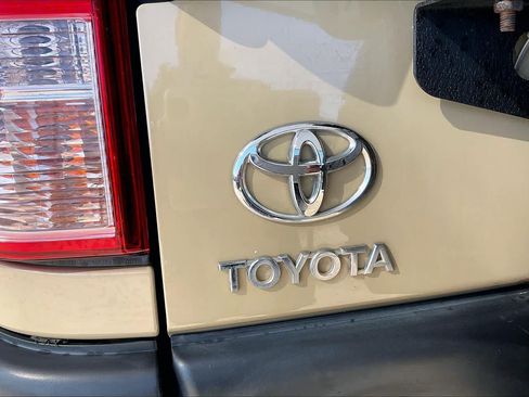 Used 2011 Toyota FJ Cruiser 4WD w/ Upgrade Pkg image 30