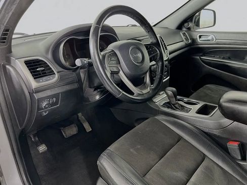 Used 2020 Jeep Grand Cherokee Altitude image 10