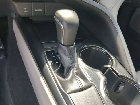 Used 2019 Toyota Camry SE FWD image 23