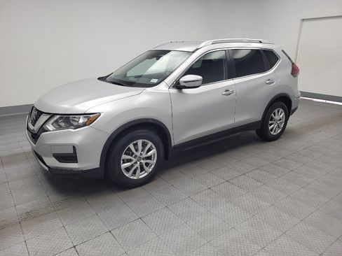 Used 2020 Nissan Rogue SV FWD image 2