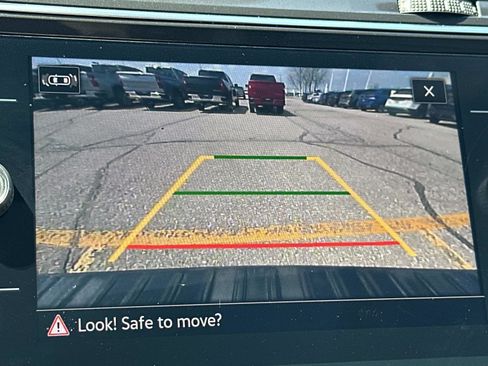 Used 2023 Volkswagen Tiguan SE R-Line image 29